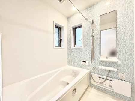@`Bath Room`@L΂ē邱Ƃ\I̔MdȃoX^CłBqlƂꏏł\ȍLȂ̂ŁArOƂ͈ƑcR̂ЂƎy݂܂B