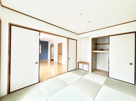 ̑ρ@`Japanese Room`  LDKאڂ̘ał났̋Ԃ܂BACȂǉl̉ƎXy[XƂāA܂Ȃql̂邲ƒł͂Q₨ނւ̏ƂĂp܂