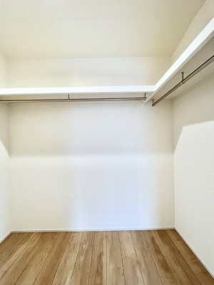 ̑@`Walk-in Closet`@KvȂ̂R[fBl[gꗗĊmFłAgxx⏀ZԂōςރEH[NCN[[bgݒu܂BƂ̒Ƃ֗Ȏ[Xy[XłB