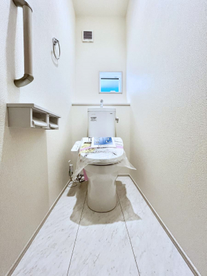 gC@`Toilet`@YEXbLEKȃEHVbgtgCł낰ԂłB1A2KɃgCXy[XǏ薾邭AKԂƂȂĂ܂gꏊ炱̔złI