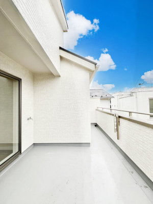 oRj[@`Balcony`  oRj[͉z݁Azc󕨂C悭Ƃł܂B  g₷JIȃoRj[łzՂ~蒍AoRj[tZ܂B  