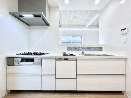 Lb`@`Kitchen`@LĎg₷Lb`ȂƑłɗAЕtԂȂłႢ܂[Ղ肠̂ŁAƐȈۂۂĂ܂B