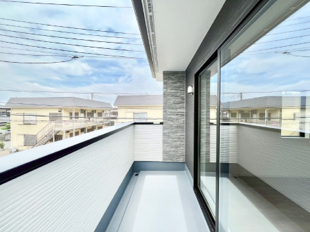 oRj[@`Balcony`  oRj[͉z݁Azc󕨂C悭Ƃł܂B  g₷JIȃoRj[łzՂ~蒍AoRj[tZ܂B  