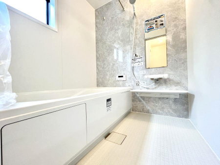 @`Bath Room`@͋C̗ŖɌătbVB@\tĂ̂ŗׂ̐@uŐ􂢏オ󕨂AJ̓VCCɂ邱Ƃ\łB