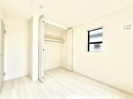 Q@`Bed Room`  Sɂ͎[N[[bgIiĝm⏬͂AGߕ̂mȂǂƐڂ܂܂B  ԂLgpł܂ˁB