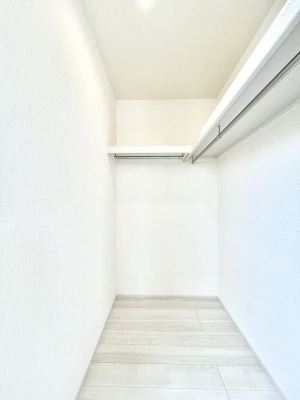 ̑@`Walk-in Closet`@KvȂ̂R[fBl[gꗗĊmFłAgxx⏀ZԂōςރEH[NCN[[bgݒu܂BƂ̒Ƃ֗Ȏ[Xy[XłB