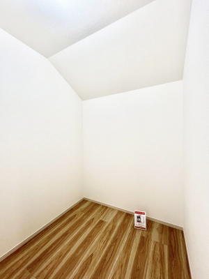 ̑@`Walk-in Closet`@KvȂ̂R[fBl[gꗗĊmFłAgxx⏀ZԂōςރEH[NCN[[bgݒu܂BƂ̒Ƃ֗Ȏ[Xy[XłB