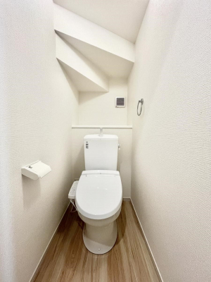 gC@`Toilet`@YEXbLEKȃEHVbgtgCł낰ԂłBgC͖g킴𓾂Ȃ́BۂłˁBgC2̂Œ̍Gɕ֗łI