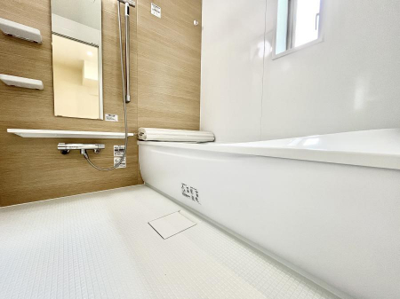 @R`Bath Room`  ƑL΂ē邱Ƃ\I  qlƂꏏł\ȍLȂ̂ŁArOƂ͈ƑcR̂ЂƎy݂܂B