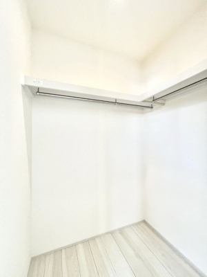 ̑@A`Walk-in Closet`@̗mĂVɂȂɂEH[NCN[[bgBmȊOɂAigȂƓdX[cP[XAXgbNiȂǉłЕtԂłB