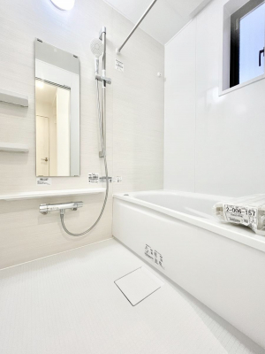 @`Bath Room`@͋C̗ŖɌătbVB@\tĂ̂ŗׂ̐@uŐ􂢏オ󕨂AJ̓VCCɂ邱Ƃ\łB
