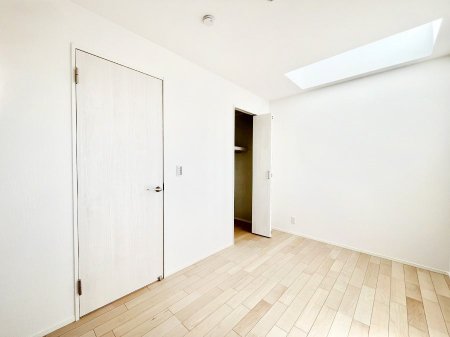 Q@`Bed Room`  Sɂ͎[N[[bgIiĝm⏬͂AGߕ̂mȂǂƐڂ܂܂B  ԂLgpł܂ˁB
