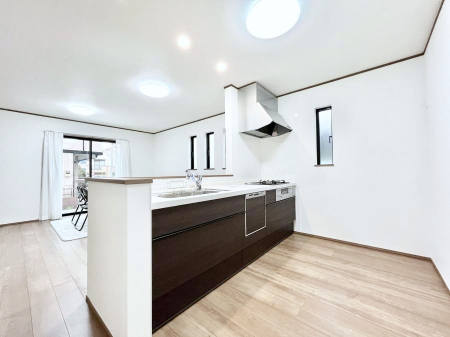 Lb`@`Kitchen`  rOnJE^[Lb`B  ȂƑƃR~jP[VƂ邾łȂA傫ȊJ邱Ƃł܂B  ql̐邱Ƃł܂ˁI
