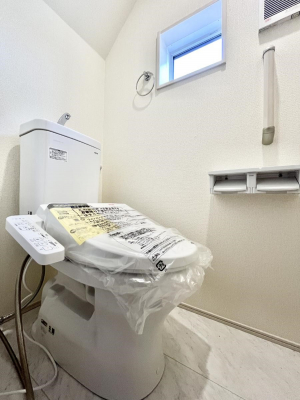 gC@`Toilet`@YEXbLEKȃEHVbgtgCł낰ԂłBgC͖g킴𓾂Ȃ́BۂłˁBgC2̂Œ̍Gɕ֗łI