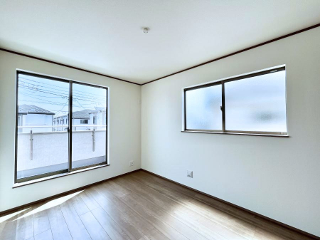Q@f`Bed Room`@2ʍ̌mۂ邢́AʂǂAϋSn̗ǂԂƂȂĂ܂Bu₩ȕċN钩́AK̎n܂ɁIʕƂĂǂZ܂