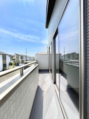 oRj[@f`Balcony`  oRj[͉z݁Azc󕨂C悭Ƃł܂Bg₷JIȃoRj[łzՂ~蒍AoRj[tZ܂B  
