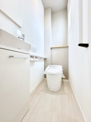 gC@`Toilet`@YEXbLEKȃEHVbgtgCł낰ԂłB1A2KɃgCXy[XǏ薾邭AKԂƂȂĂ܂gꏊ炱̔złI