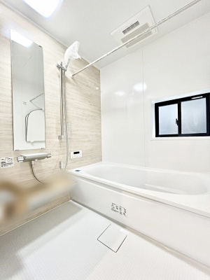 @`Bath Room`@L΂ē邱Ƃ\I̔MdȃoX^CłBqlƂꏏł\ȍLȂ̂ŁArOƂ͈ƑcR̂ЂƎy݂܂B