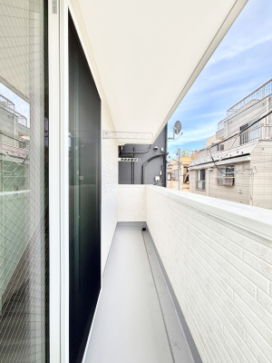 oRj[@`Balcony`  oRj[͉z݁Azc󕨂C悭Ƃł܂B  g₷JIȃoRj[łzՂ~蒍AoRj[tZ܂B  