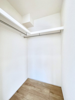 ̑@`Walk-in Closet`@KvȂ̂R[fBl[gꗗĊmFłAgxx⏀ZԂōςރEH[NCN[[bgݒu܂BƂ̒Ƃ֗Ȏ[Xy[XłB