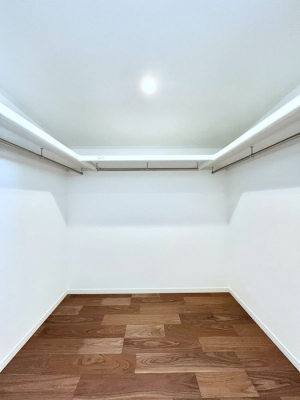 ̑@EH[NCN[[bgtŐԂLpł܂B