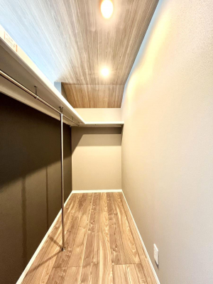 ̑@`Walk-in Closet`@KvȂ̂R[fBl[gꗗĊmFłAgxx⏀ZԂōςރEH[NCN[[bgݒu܂BƂ̒Ƃ֗Ȏ[Xy[XłB