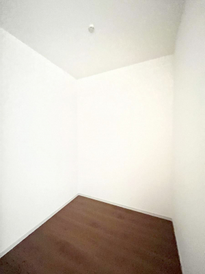 ̑@EH[NCN[[bgtŐԂLpł܂B