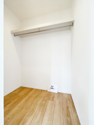 ̑@P`Walk-in Closet`@̗mĂVɂȂɂEH[NCN[[bgBmȊOɂAigȂƓdX[cP[XAXgbNiȂǉłЕtԂłB
