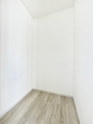 ̑@`Walk-in Closet`@KvȂ̂R[fBl[gꗗĊmFłAgxx⏀ZԂōςރEH[NCN[[bgݒu܂BƂ̒Ƃ֗Ȏ[Xy[XłB