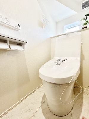 gC@`Toilet`@YEXbLEKȃEHVbgtgCł낰ԂłBgC͖g킴𓾂Ȃ́BۂłˁBgC2̂Œ̍Gɕ֗łI