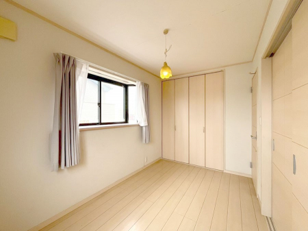 q@`Bed Room`@2ʍ̌mۂ邢́AʂǂAϋSn̗ǂԂƂȂĂ܂Bu₩ȕċN钩́AK̎n܂ɁIʕƂĂǂZ܂