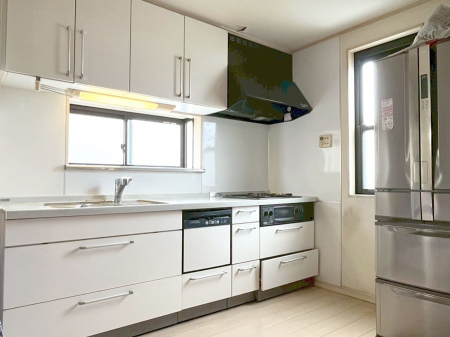 Lb`@`Kitchen`@R鑋̂Lb`gꏊ炱Agl܂BƂLb`R[i[͎LȎdオƂȂĂ܂B