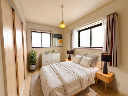 ̑ρ@`Bed Room`@Z߂䂭uقǁA肵ԂZBwKx́uƁvƁuXvƁuvaɖK邾Ɖ߂ĊĂ܂BƋCGł