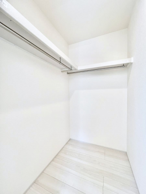 ̑@`Walk-in Closet`@KvȂ̂R[fBl[gꗗĊmFłAgxx⏀ZԂōςރEH[NCN[[bgݒu܂BƂ̒Ƃ֗Ȏ[Xy[XłB