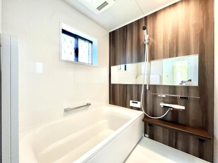 @`Bath Room`@͋C̗ŖɌătbVB@\tĂ̂ŗׂ̐@uŐ􂢏オ󕨂AJ̓VCCɂ邱Ƃ\łB