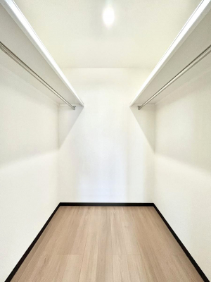 ̑@`Walk-in Closet`@KvȂ̂R[fBl[gꗗĊmFłAgxx⏀ZԂōςރEH[NCN[[bgݒu܂BƂ̒Ƃ֗Ȏ[Xy[XłB
