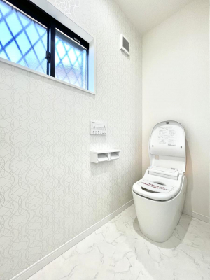 gC@`Toilet`@YEXbLEKȃEHVbgtgCł낰ԂłB1A2KɃgCXy[XǏ薾邭AKԂƂȂĂ܂gꏊ炱̔złI