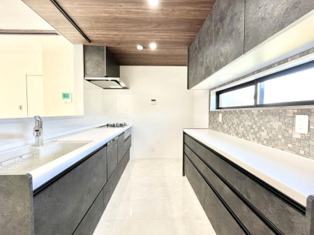 Lb`@`Kitchen`@R鑋̂Lb`gꏊ炱Agl܂BƂLb`R[i[͎LȎdオƂȂĂ܂B