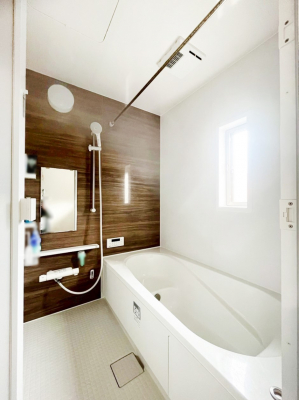 @`Bath Room`@͋C̗ŖɌătbVB@\tĂ̂ŗׂ̐@uŐ􂢏オ󕨂AJ̓VCCɂ邱Ƃ\łB