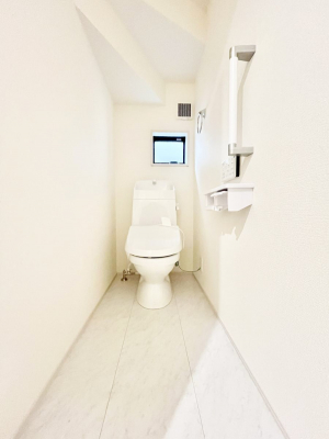 gC@`Toilet`@YEXbLEKȃEHVbgtgCł낰ԂłB1A2KɃgCXy[XǏ薾邭AKԂƂȂĂ܂gꏊ炱̔złI