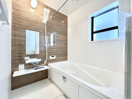 @`Bath Room`@t̃oX[́Ǎ薾邭C̗ǂԂłB邱ƂŁACǍDB芰oX[ŁÃoX^Cy݂ɂȂ肻łB