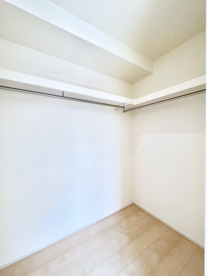 ̑@`Walk-in Closet`@KvȂ̂R[fBl[gꗗĊmFłAgxx⏀ZԂōςރEH[NCN[[bgݒu܂BƂ̒Ƃ֗Ȏ[Xy[XłB