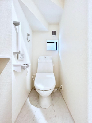 gC@`Toilet`@YEXbLEKȃEHVbgtgCł낰ԂłBgC͖g킴𓾂Ȃ́BۂłˁBgC2̂Œ̍Gɕ֗łI