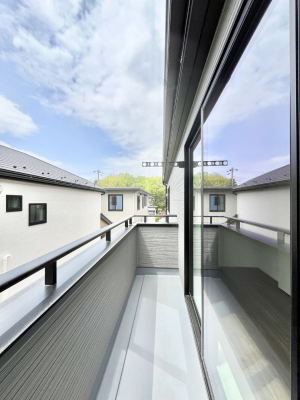 oRj[@P`Balcony`  oRj[͉z݁Azc󕨂C悭Ƃł܂B  g₷JIȃoRj[łzՂ~蒍AoRj[tZ܂B  