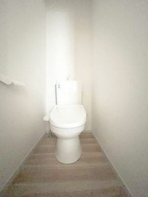 gC@`Toilet`@YEXbLEKȃEHVbgtgCł낰ԂłBgC͖g킴𓾂Ȃ́BۂłˁBgC2̂Œ̍Gɕ֗łI