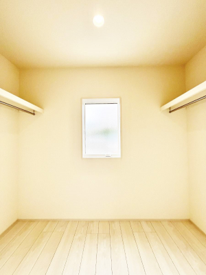 ̑@`Walk-in Closet`@KvȂ̂R[fBl[gꗗĊmFłAgxx⏀ZԂōςރEH[NCN[[bgݒu܂BƂ̒Ƃ֗Ȏ[Xy[XłB
