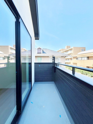 oRj[@`Balcony`  oRj[͉z݁Azc󕨂C悭Ƃł܂B  g₷JIȃoRj[łzՂ~蒍AoRj[tZ܂B  