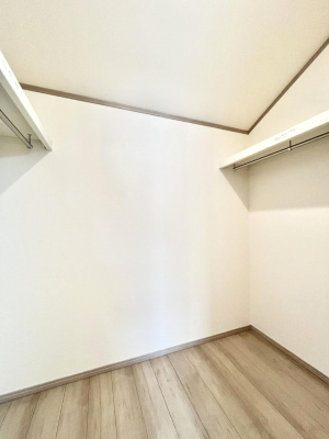 ̑@`Walk-in Closet`@KvȂ̂R[fBl[gꗗĊmFłAgxx⏀ZԂōςރEH[NCN[[bgݒu܂BƂ̒Ƃ֗Ȏ[Xy[XłB