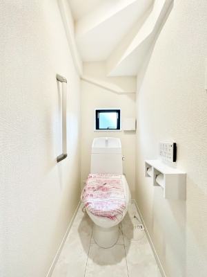 gC@P`Toilet`@YEXbLEKȃEHVbgtgCł낰ԂłBgC͖g킴𓾂Ȃ́BۂłˁBgC2̂Œ̍Gɕ֗łI