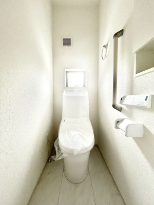 gC@`Toilet`@YEXbLEKȃEHVbgtgCł낰ԂłBgC͖g킴𓾂Ȃ́BۂłˁBgC2̂Œ̍Gɕ֗łI